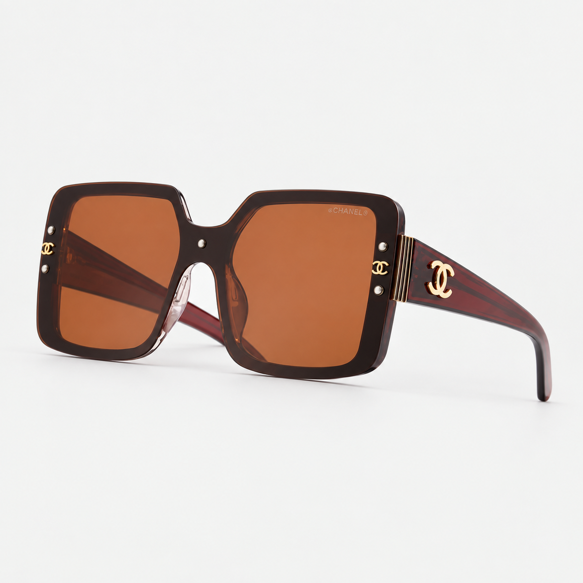 Celebrity Fashion Sunglasses for Women — studio view 7
